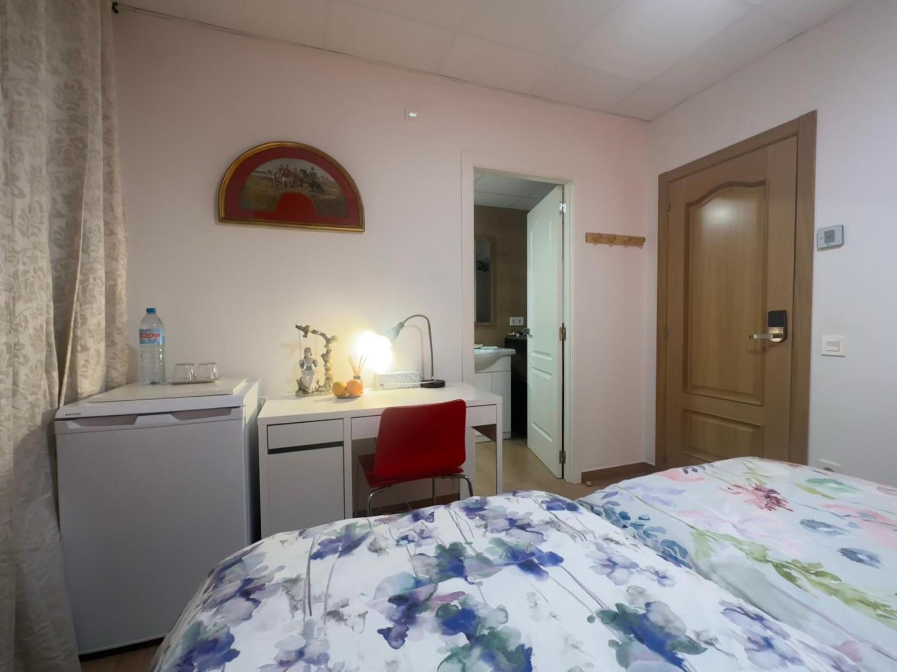Mirador 2 Del Mercado Central - Habitacion Con Bano Privado En El Centro De La Ciudad Vella Valence Extérieur photo