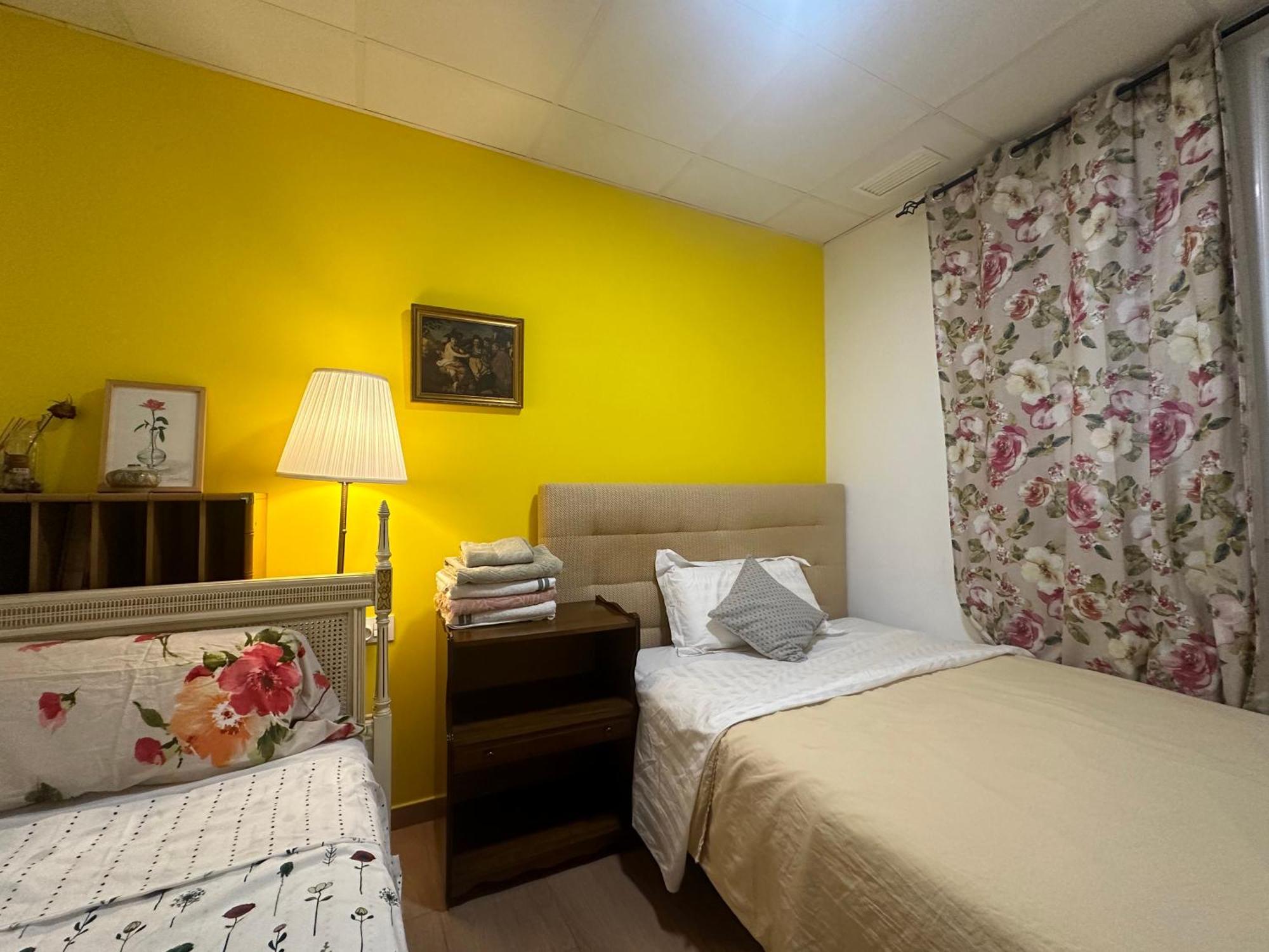 Mirador 2 Del Mercado Central - Habitacion Con Bano Privado En El Centro De La Ciudad Vella Valence Extérieur photo